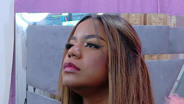 LorraiineJohnson – Naživo XXX chat