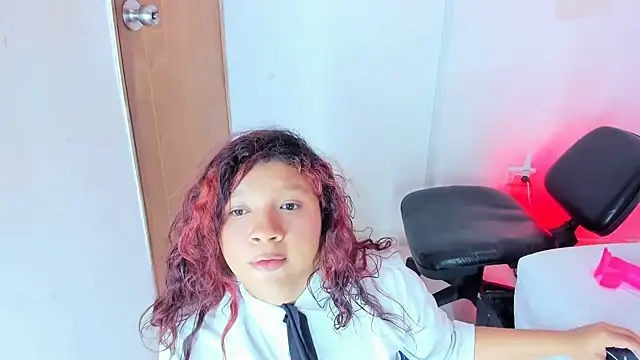 Emily_Coper18: απευθείας συνομιλία ΧΧΧ