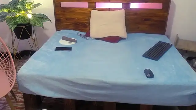 Yeseniaa25_のライブXXXチャット