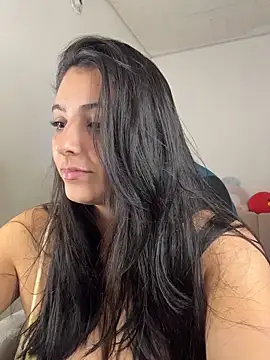 Chatroom XXX en direct de YummyAnna_