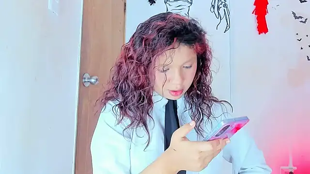 Emily_Coper18 Live XXX-chat