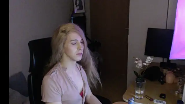 Pearl_Inferno Adlı Modelin Canlı XXX Sohbeti