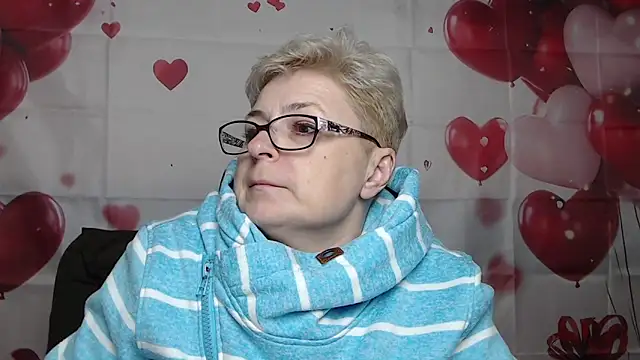 EmiliaGree Adlı Modelin Canlı XXX Sohbeti