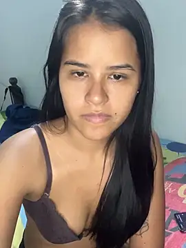 Živý XXX chat DexiBrunette