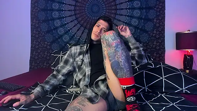 jhonny__ackerman: απευθείας συνομιλία ΧΧΧ