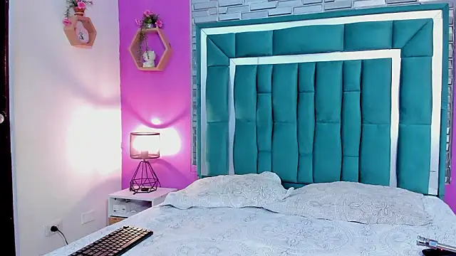 LORENSCOLLINS Adlı Modelin Canlı XXX Sohbeti