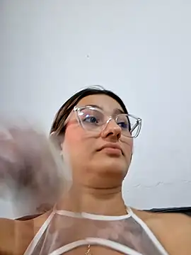 Chat XXX en directo de Ary-18