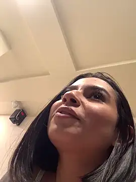 AlyssaRay élő XXX-chatje