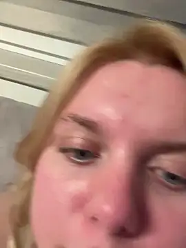 Nallinee élő XXX-chatje