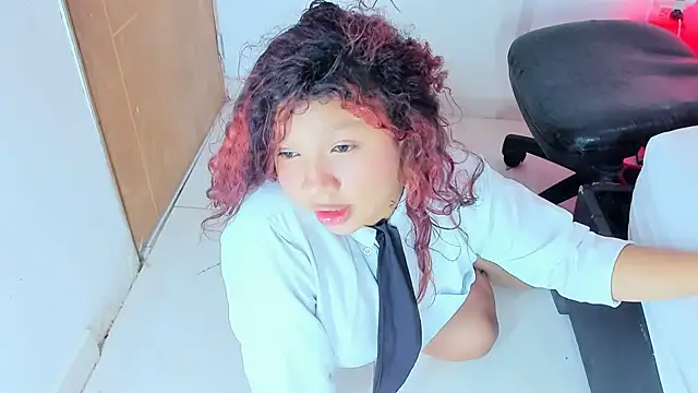 Czat XXX na żywo – Emily_Coper18