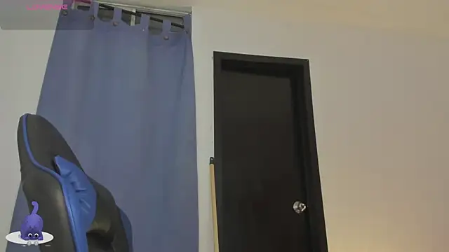 Chat XXX en directo de roseliam25