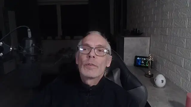 Show modela KoelnKoeln na web-kameri