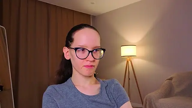 BettyBrowni Adlı Modelin Canlı XXX Sohbeti