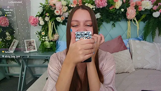 AliceBrayan Adlı Modelin Canlı XXX Sohbeti