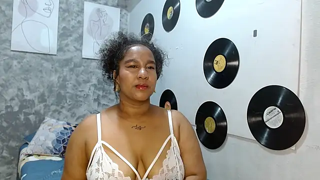 Ambar_foxy Adlı Modelin Canlı XXX Sohbeti