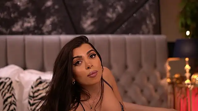 Chat +18 de NicoleCellini ao vivo