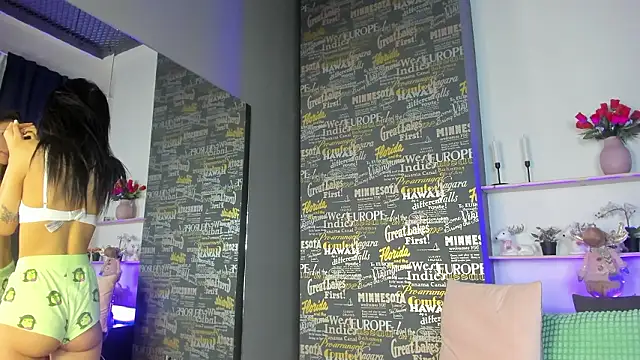 Chat +18 de DemmiLove ao vivo