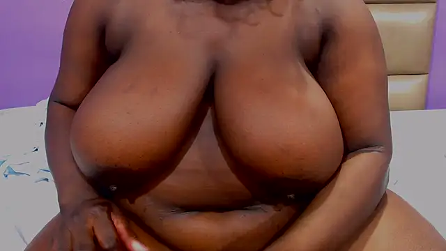 DARKGIANTMELANIN Live XXX-Chat