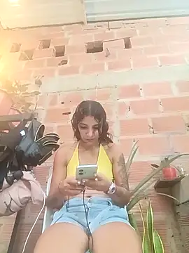 chikivivi-: απευθείας συνομιλία ΧΧΧ