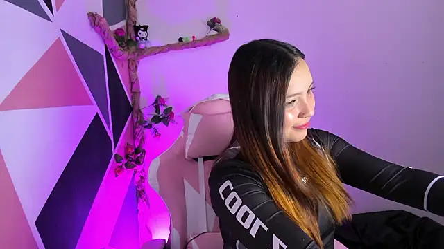 little_emma0 – Naživo XXX chat