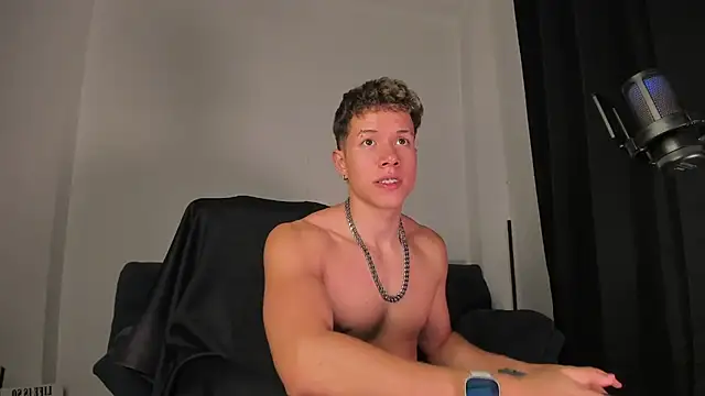 دردشة nathan_blake الجنسية المباشرة