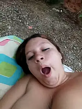 Virgin-Totona Adlı Modelin Canlı XXX Sohbeti