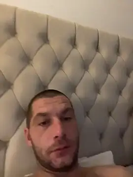 Kinkycouple142 Adlı Modelin Canlı XXX Sohbeti