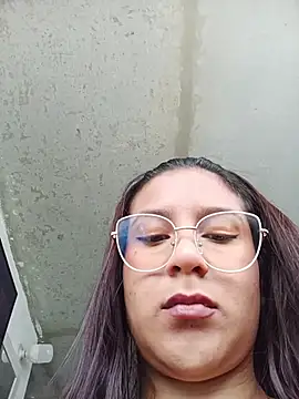 -SweetlinaX- – Naživo XXX chat