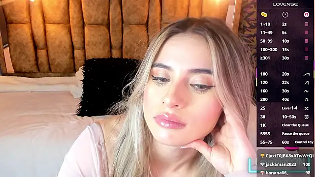 KiaraCarter webcam show