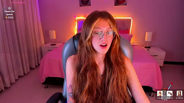 Emily_Warren_ Live XXX-chat