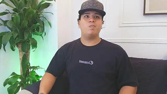 Show modela Naim_Bennetsex na web-kameri