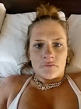 Pokazy przed kamerką – ASH_Blondie_Slut