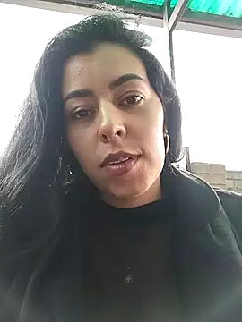 LuiannaのライブXXXチャット