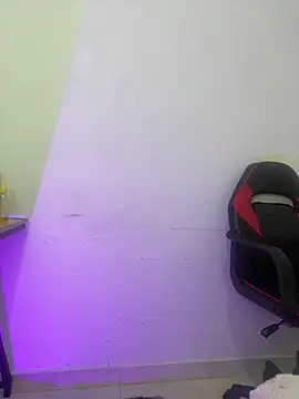 ISIS17_EF Live XXX-chat