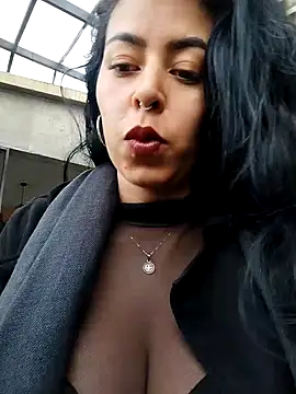 Luianna Live XXX-chat