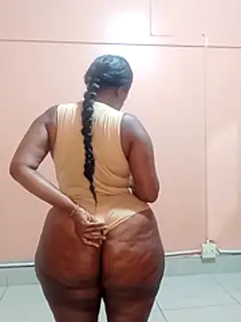 Luciouslips00 Adlı Modelin Web Kamerası Şovu