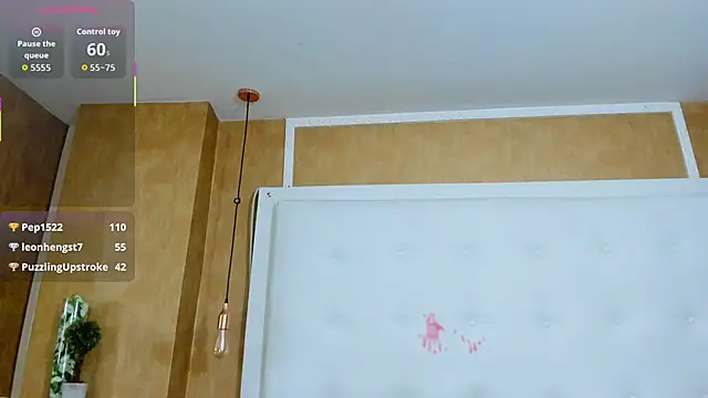 Heidy_milf Adlı Modelin Canlı XXX Sohbeti