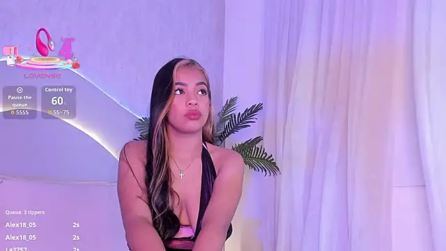 CannelaSmith Adlı Modelin Canlı XXX Sohbeti