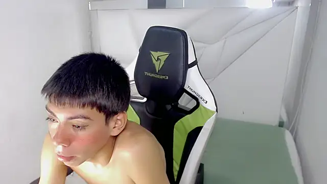 Show modela Liarr_ na web-kameri