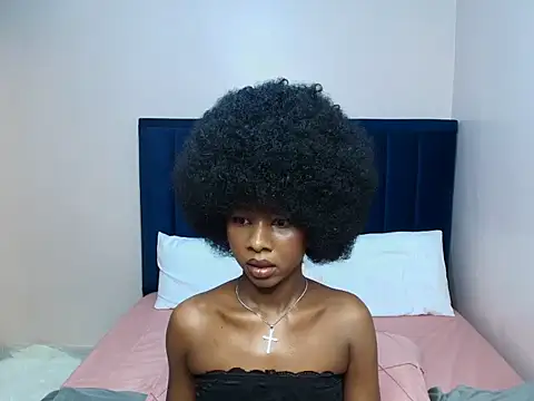 sheethequeen Chat XXX live