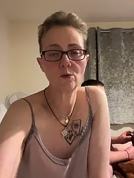 Curvy-Jinx: онлайн-секс-чат