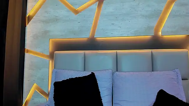 Chat +18 de Valeriabigass ao vivo