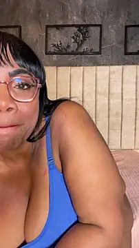 AranzalatinBlaks1 网络视讯表演