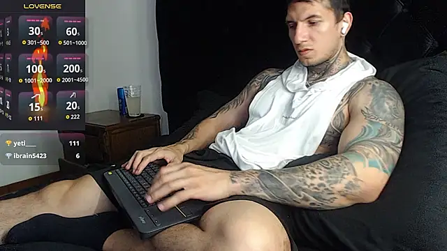 Shane_Clay 即時 XXX 聊天