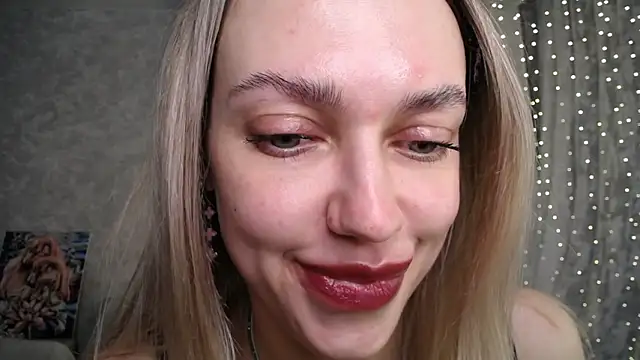 دردشة NickyAdamidi الجنسية المباشرة