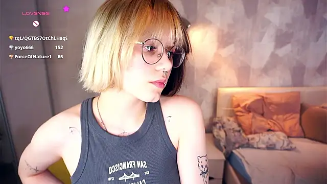 Živý XXX chat KellePourier