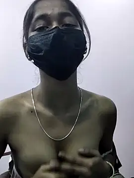 Noor-09-: διαδικτυακό σόου στην κάμερα