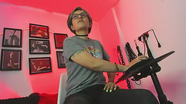 دردشة MistressNyx_cg الجنسية المباشرة