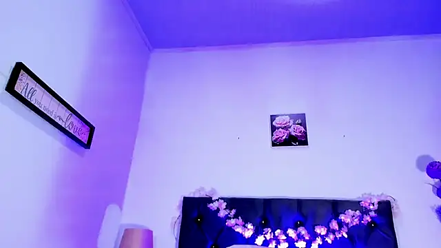 SagiraBelle Adlı Modelin Canlı XXX Sohbeti