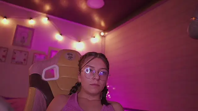 دردشة milly_kenner الجنسية المباشرة